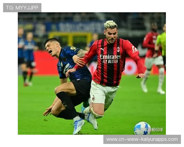 AC米兰侧翼的回敲使禁区内人员迎来空档 AC米兰侧翼的回敲使禁区内人员迎来空档
