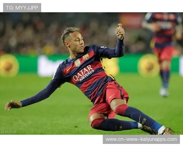 内马尔脚步轻盈穿越中场封锁